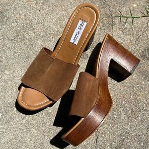 Steve Madden Suede Sandal
